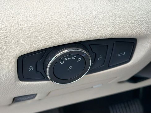 Used 2020 Lincoln Continental AWD w/ Premium Package image 10