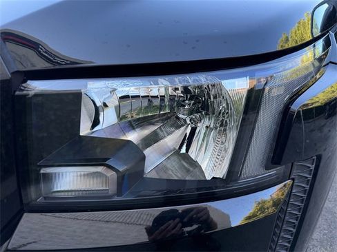 Used 2022 Nissan Frontier SV image 28