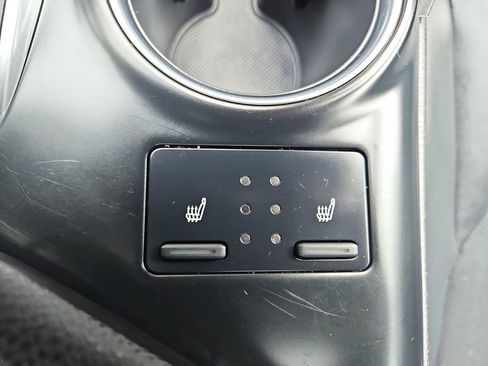 Used 2020 Toyota Camry XLE image 20