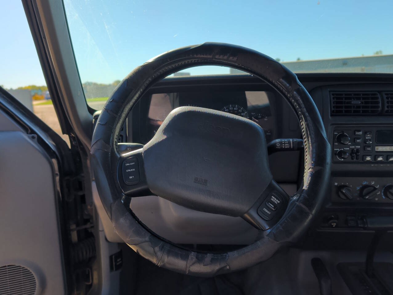 Used 1998 Jeep Cherokee Sport AWD/4WD image 30