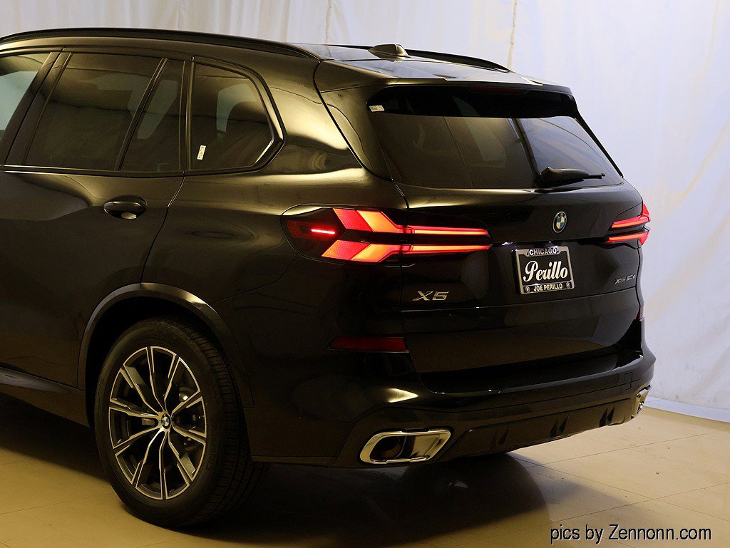 Used 2026 BMW X5 xDrive50e w/ M Sport Package AWD/4WD image 8