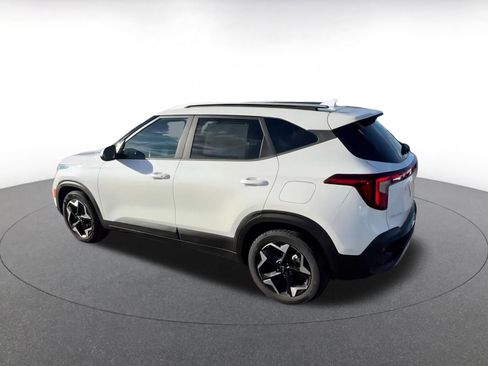 Used 2025 Kia Seltos S image 10