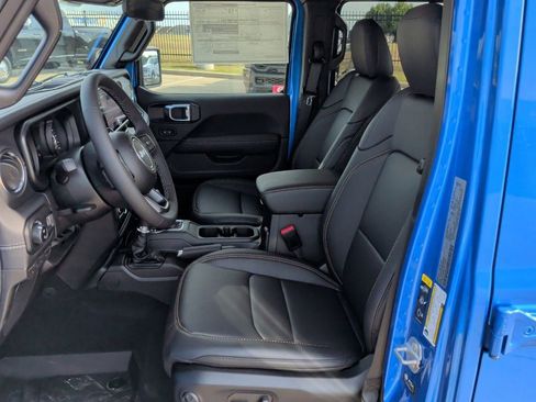 New 2025 Jeep Gladiator High Tide image 12