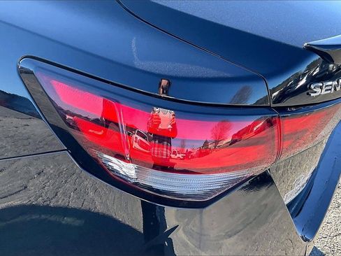 Used 2024 Nissan Sentra SV image 23