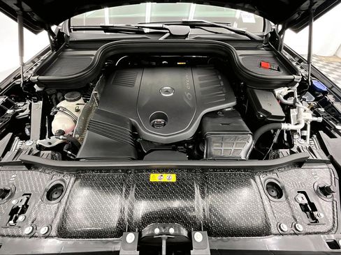 Used 2026 Mercedes-Benz GLS 450 4MATIC image 9