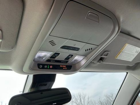 Used 2024 GMC Terrain AT4 image 31