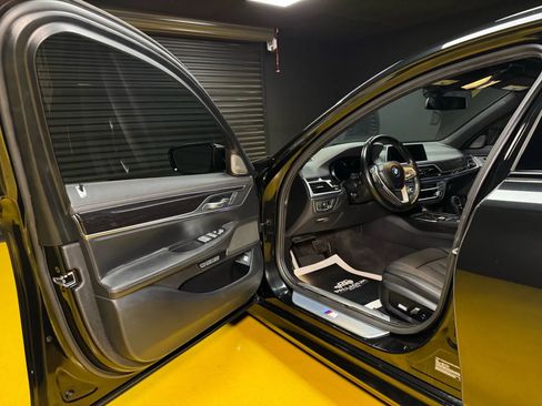 Used 2016 BMW 740i image 28