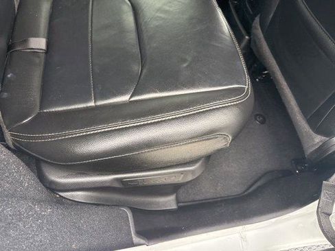 Used 2022 Jeep Wrangler Unlimited Sahara w/ Cold Weather Group image 32