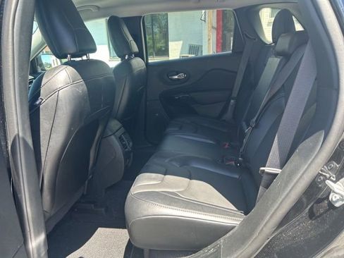 Used 2023 Jeep Cherokee Altitude Lux AWD/4WD image 12