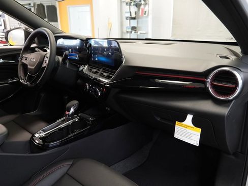New 2026 Chevrolet Trax RS w/ Sunroof Package FWD image 34