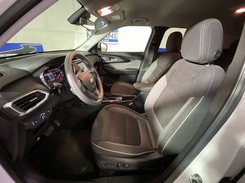 Used 2023 Chevrolet TrailBlazer LT FWD image 24