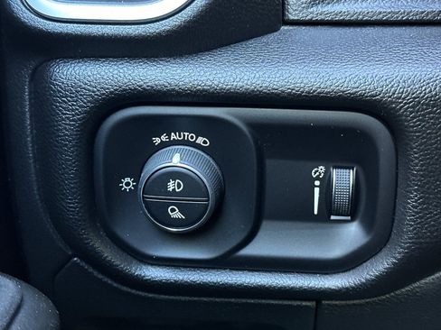 Used 2025 RAM 1500 Big Horn AWD/4WD image 34