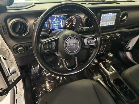 Used 2020 Jeep Wrangler Unlimited Sport AWD/4WD image 2