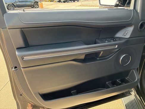 Used 2024 Ford Expedition XLT image 22