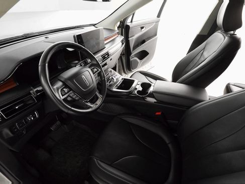 Used 2022 Lincoln Nautilus Reserve w/ Class II Trailer Tow Package image 12