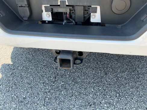 Used 2022 GMC Sierra 1500 AT4 w/ AT4 Premium Package AWD/4WD image 9