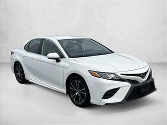Used 2020 Toyota Camry SE video 1