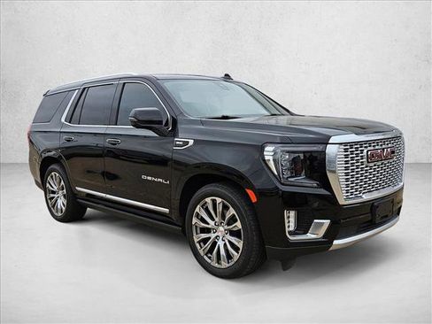 Used 2022 GMC Yukon Denali w/ Denali Ultimate Package image 3