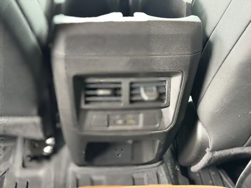 Used 2024 GMC Canyon AT4 image 24