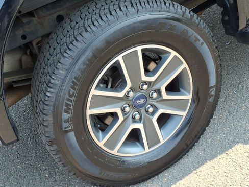 Used 2016 Ford F150 XLT w/ Equipment Group 302A Luxury AWD/4WD image 7
