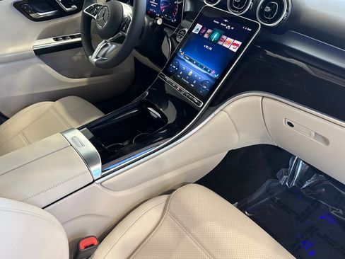 New 2026 Mercedes-Benz GLC 300 image 16