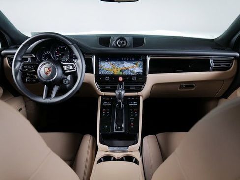 Certified 2026 Porsche Macan image 12