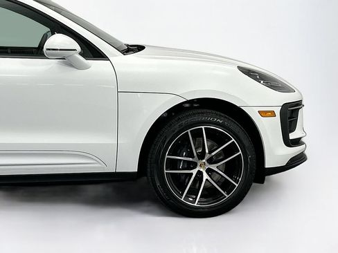 Used 2026 Porsche Macan AWD/4WD image 11