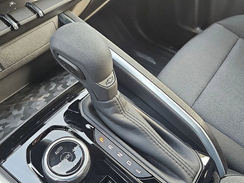 New 2026 Chevrolet Equinox EV LT image 10