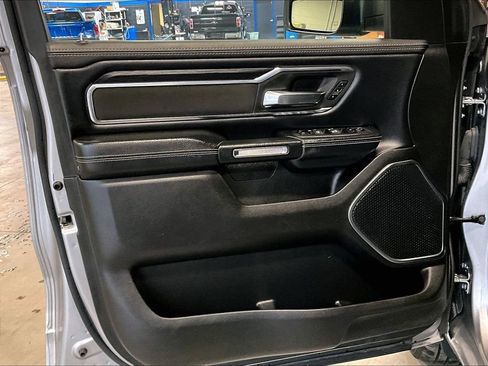 Used 2024 RAM 1500 Laramie AWD/4WD image 9