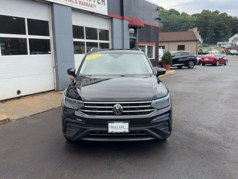 Used 2022 Volkswagen Tiguan SE AWD/4WD image 3