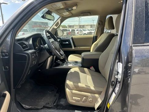 Used 2022 Toyota 4Runner SR5 AWD/4WD image 21