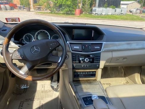 Used 2011 Mercedes-Benz E 350 4MATIC Sedan image 7