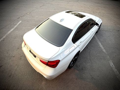 Used 2018 BMW 330i Sedan w/ M Sport Package RWD image 10