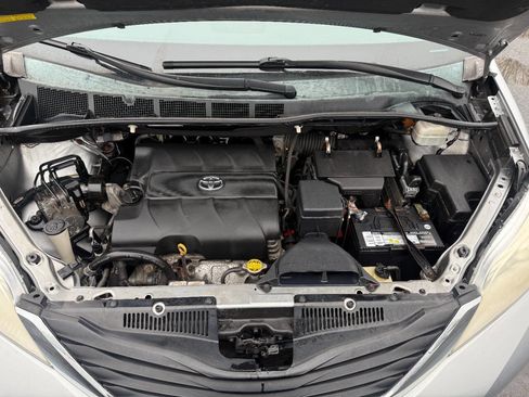 Used 2013 Toyota Sienna LE image 40