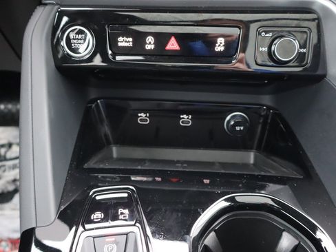 Used 2025 Audi Q5 Premium Plus w/ Premium Plus image 17