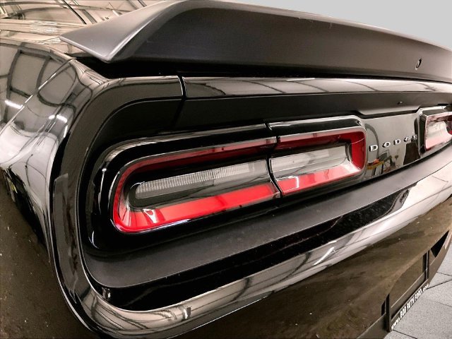 Used 2022 Dodge Challenger SRT Hellcat w/ Plus Package RWD image 28