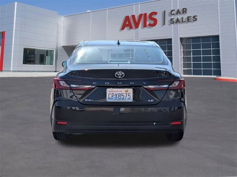 Used 2025 Toyota Camry LE image 7