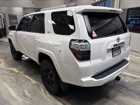 Used 2022 Toyota 4Runner SR5 Premium w/ Moonroof Package AWD/4WD image 42