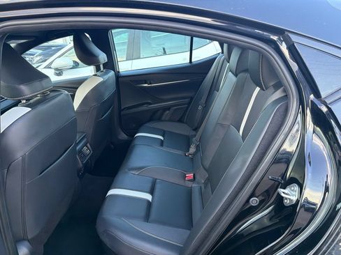 Used 2025 Toyota Camry SE FWD image 3