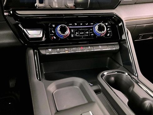 New 2026 GMC Sierra 2500 AT4 image 7