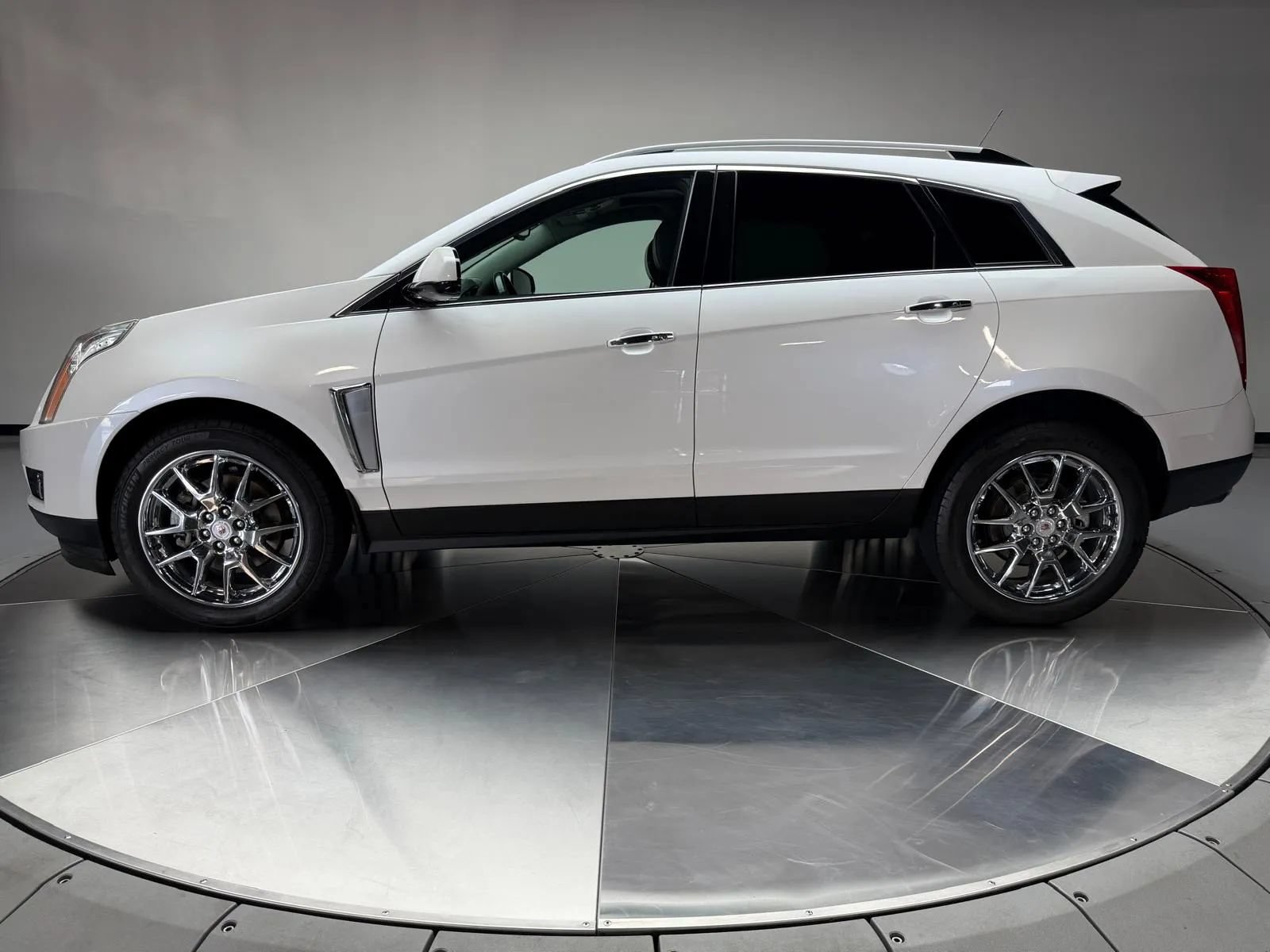 Used 2015 Cadillac SRX Performance w/ Trailering Package FWD image 4