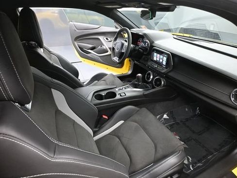 Used 2017 Chevrolet Camaro SS RWD image 44