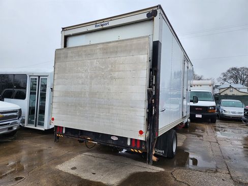 Used 2018 Chevrolet Express 4500 Extended w/ Driver Convenience Package image 38