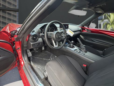 New 2026 MAZDA MX-5 Miata Club w/ Interior Package RWD image 9