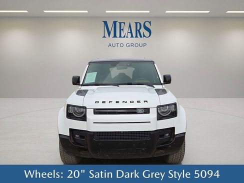 Used 2024 Land Rover Defender 110 X-Dynamic SE image 9