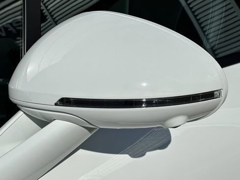 Used 2025 Porsche Macan image 40