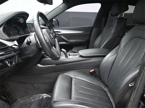 Used 2019 BMW X6 sDrive35i w/ M Sport Package image 7