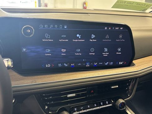 Used 2025 Chevrolet Tahoe High Country AWD/4WD image 19