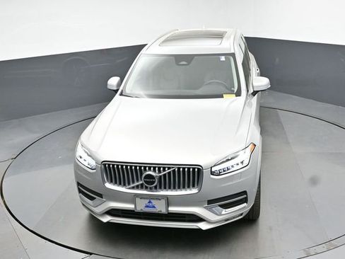 Used 2023 Volvo XC90 B6 Plus image 19