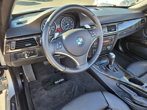 Used 2009 BMW 328i Convertible image 12